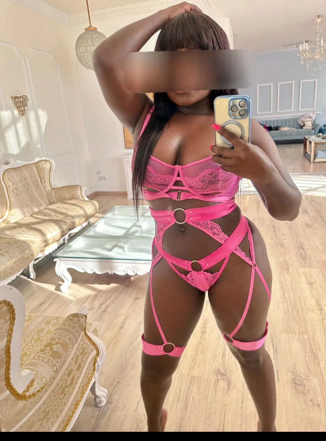 Amara escort Nottingham